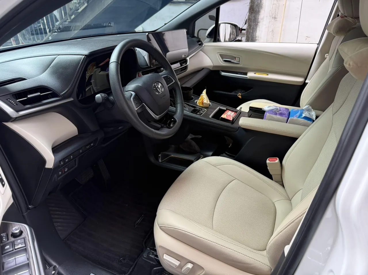 Toyota 2023 Grevia HYBRID 2.5 Stepless Deluxe Edition Automatic Transmission 3