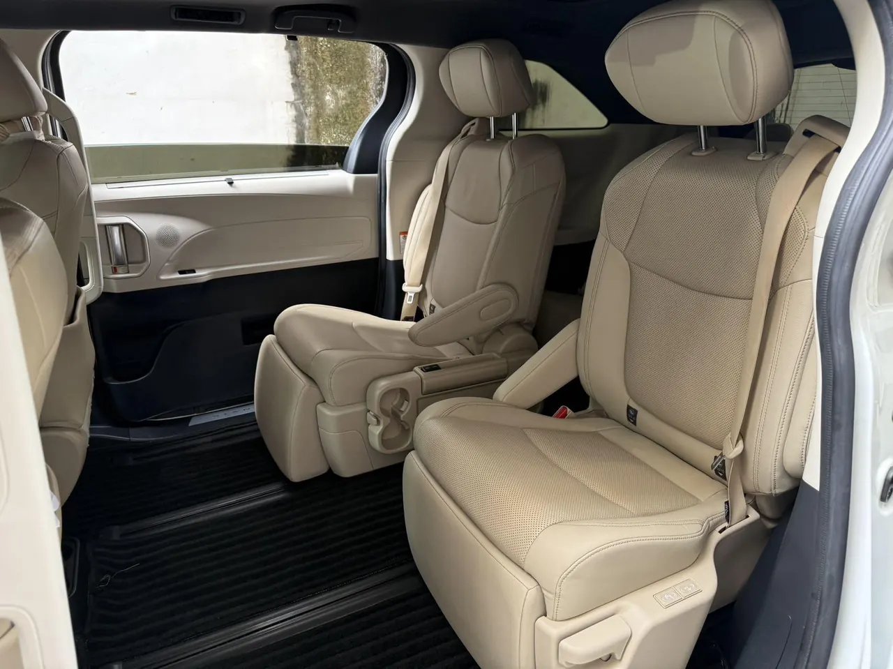 Toyota 2023 Grevia HYBRID 2.5 Stepless Deluxe Edition Automatic Transmission 4