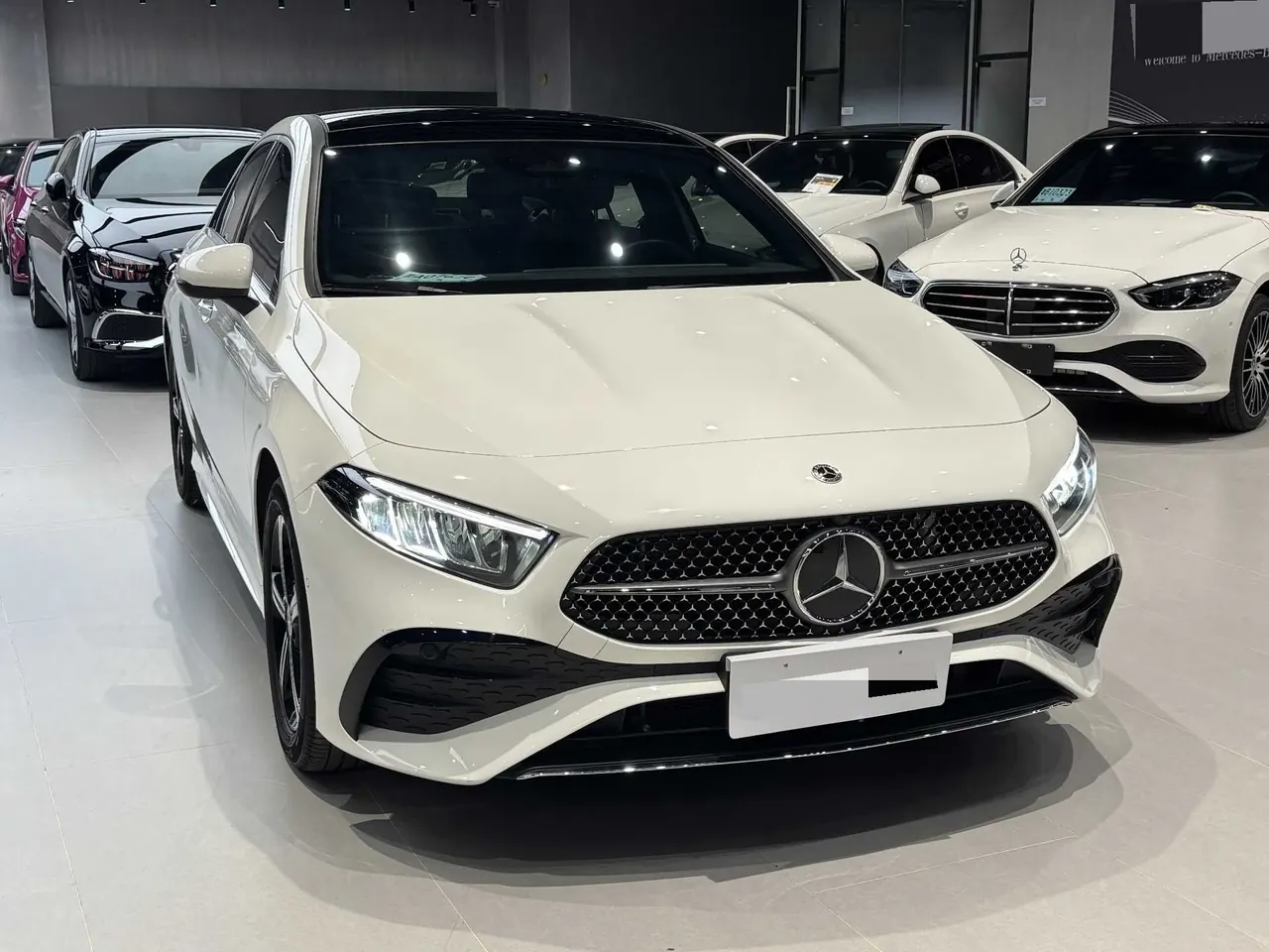 Mercedes Benz Class A 2025 A 200 L 1.3T Fashion Automatic Gear 3