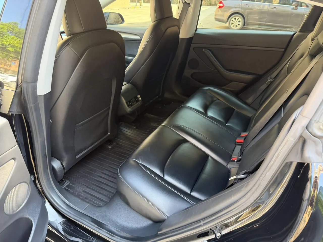 Tesla 2022 Model 3 rear-wheel drive version of automatic transmission 3