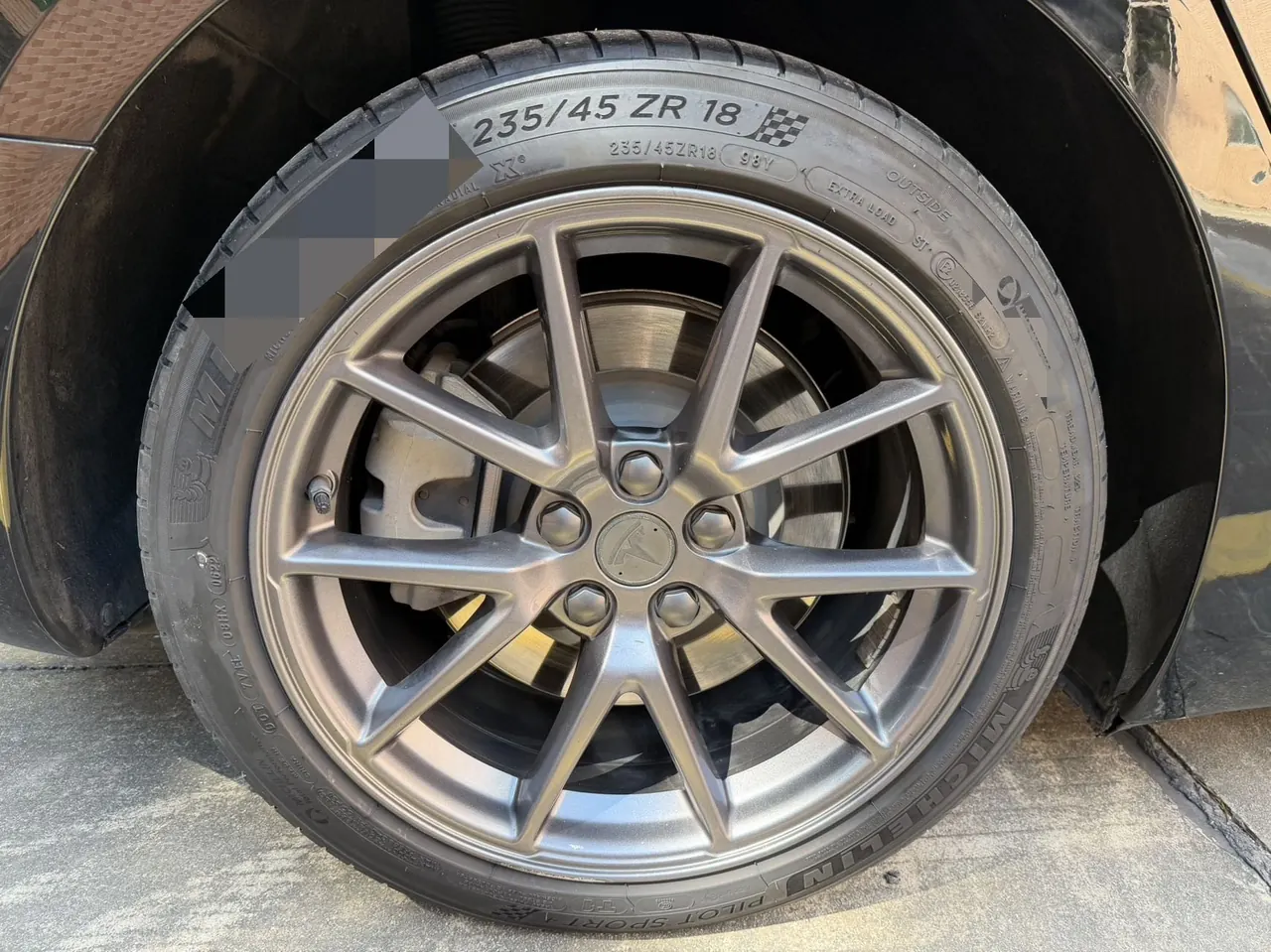 Tesla 2022 Model 3 rear-wheel drive version of automatic transmission 5
