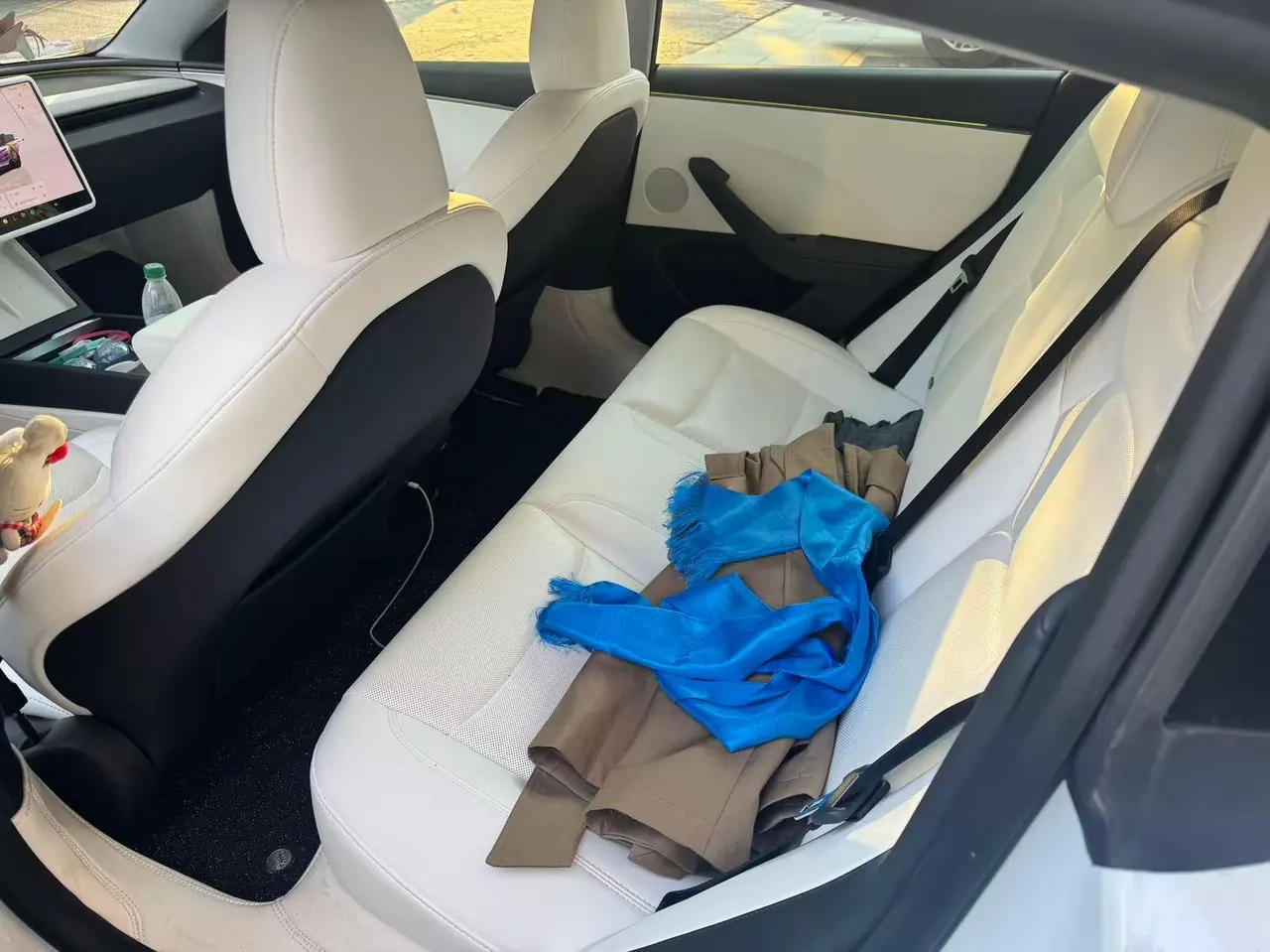 Tesla 2025 Model 3 rear-wheel drive version of automatic transmission 3