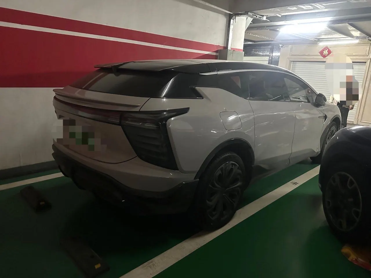 HiPhi 2021 HiPhi X Flagship 6-seat Automatic Gear 2