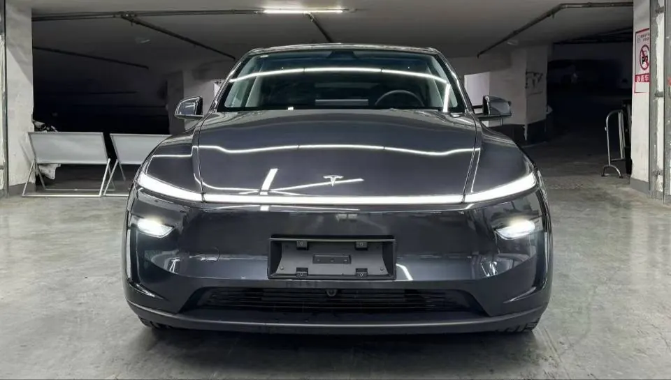 Tesla 2025 Model Y Rear Wheel Drive First Edition Automatic Transmission 2