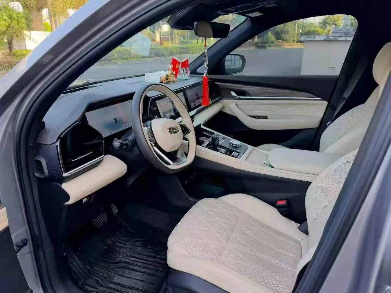 Geely 2025 XingyueL (Monjaro) 2.0TD Oriental Obsidian 4WD full-moon version automatic gear 5
