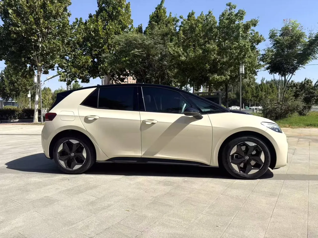 Volkswagen 2025 ID. 3 Smart Premium Edition (Modified) Automatic Gear 9