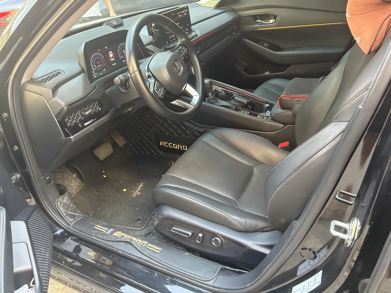 Honda 2025 11th Generation Accord 1.5T Stepless 260TURBO Premium Edition Automatic Gear 2