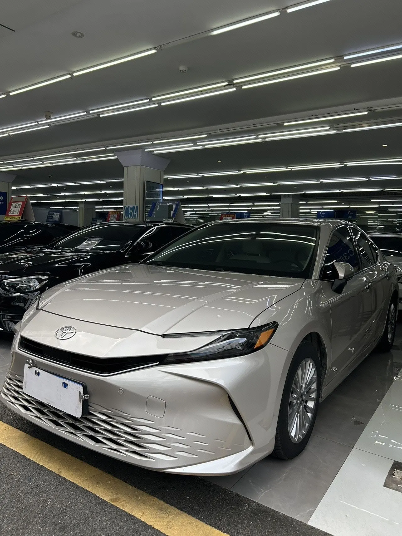 Open image lightbox: Toyota 2026 Camry Double Engine 2.0HSE Stepless Sports Lite Edition Automatic Gear