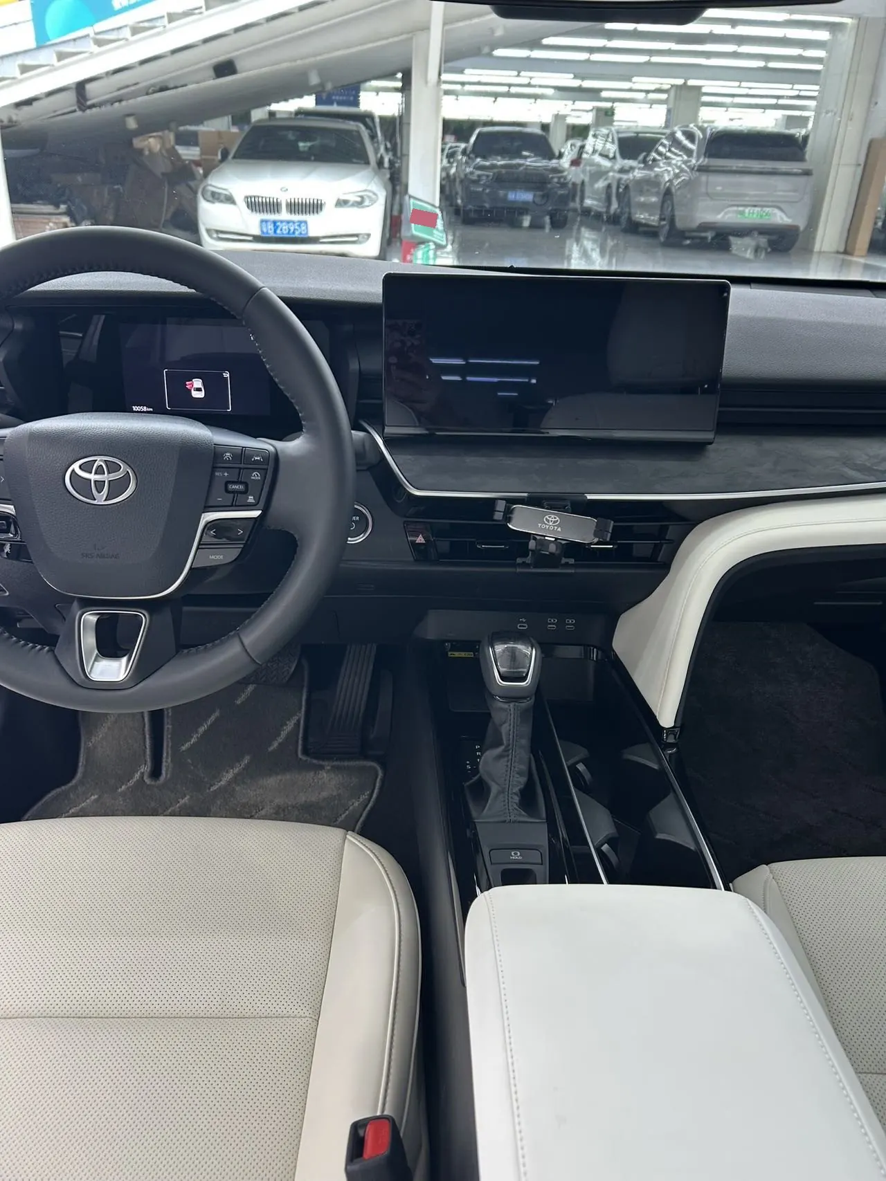 Toyota 2026 Camry Double Engine 2.0HSE Stepless Sports Lite Edition Automatic Gear 3
