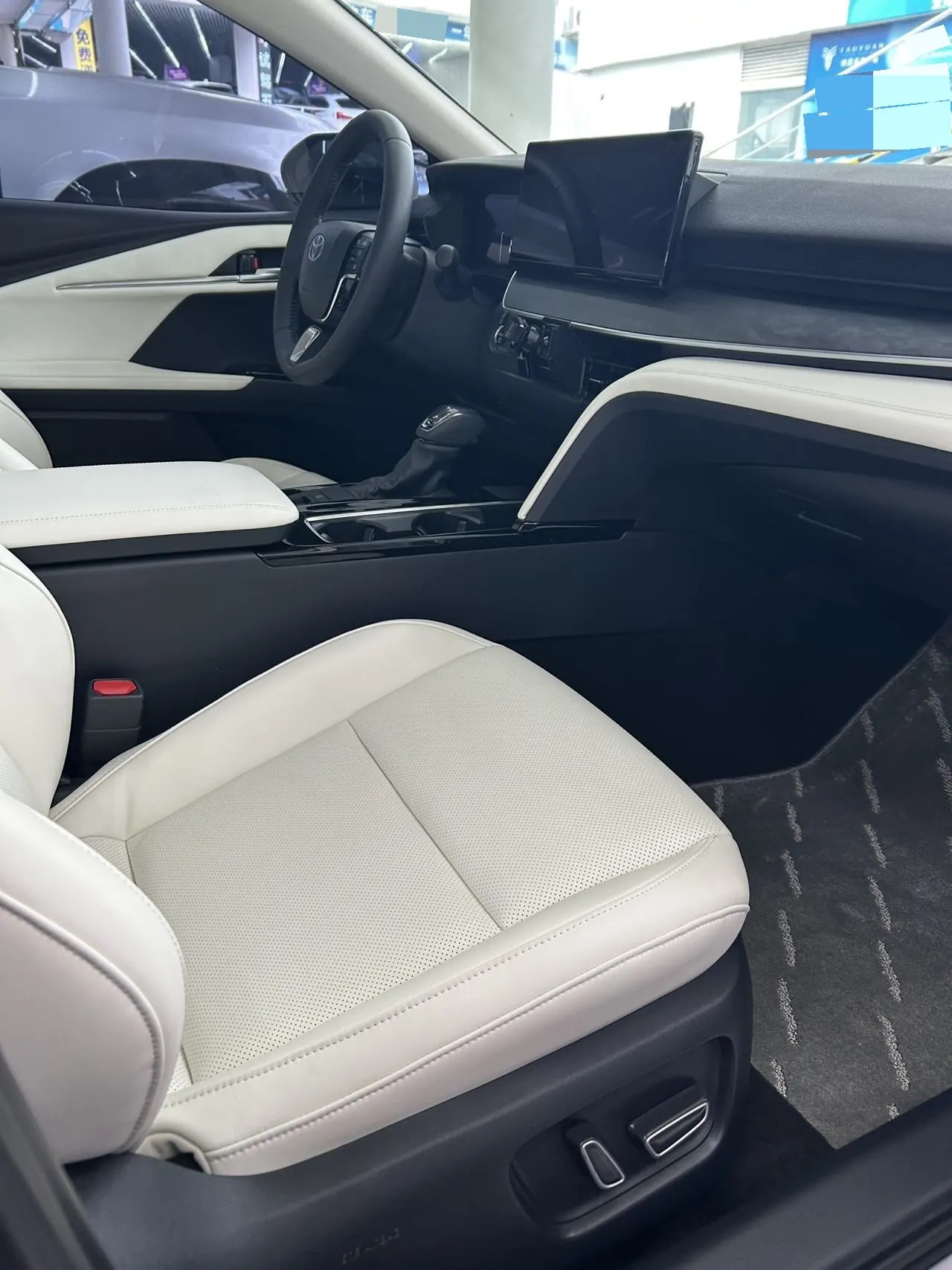Toyota 2026 Camry Double Engine 2.0HSE Stepless Sports Lite Edition Automatic Gear 5