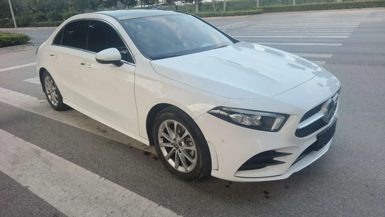 Mercedes Benz Class A 2021 A 200 L 1.3T Dynamic Automatic 6