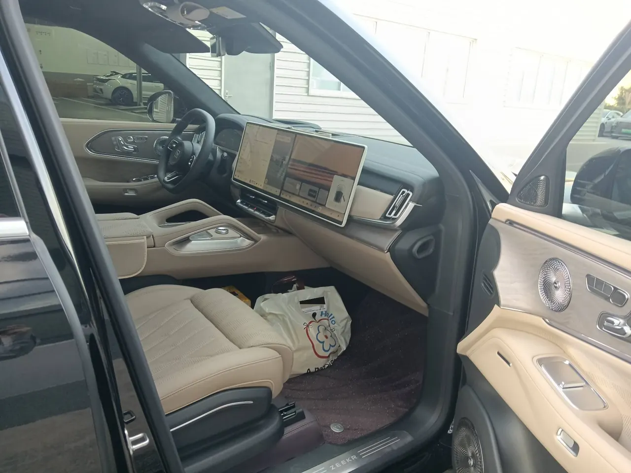 Zeekr 2026 Zeekr 8X 2.0T Ultra Edition 70kWh Automatic 3
