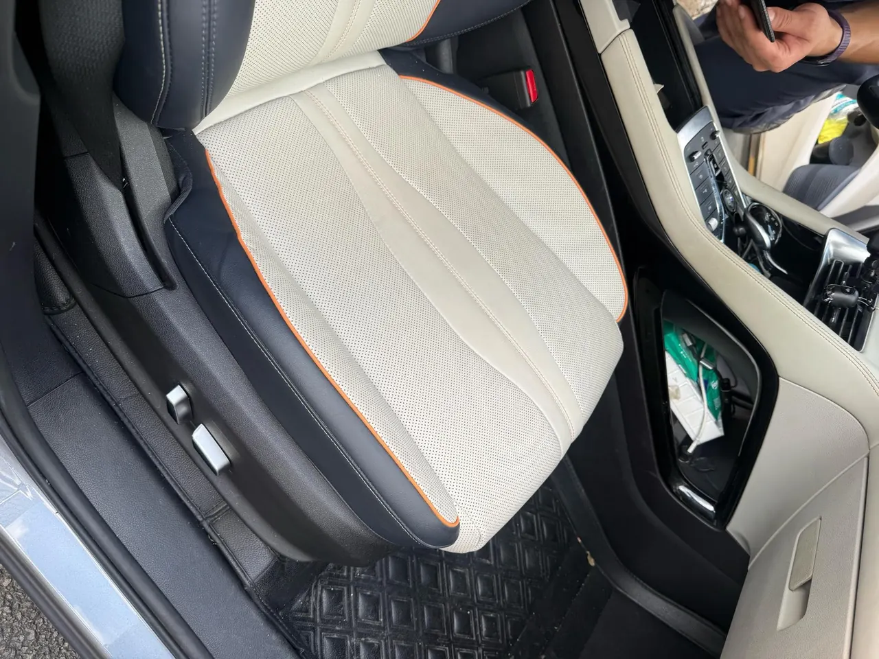 BYD Song PLUS New Energy 2021 Song PLUS DM-i 1.5 Stepless 51KM Honorable Automatic Gear 4