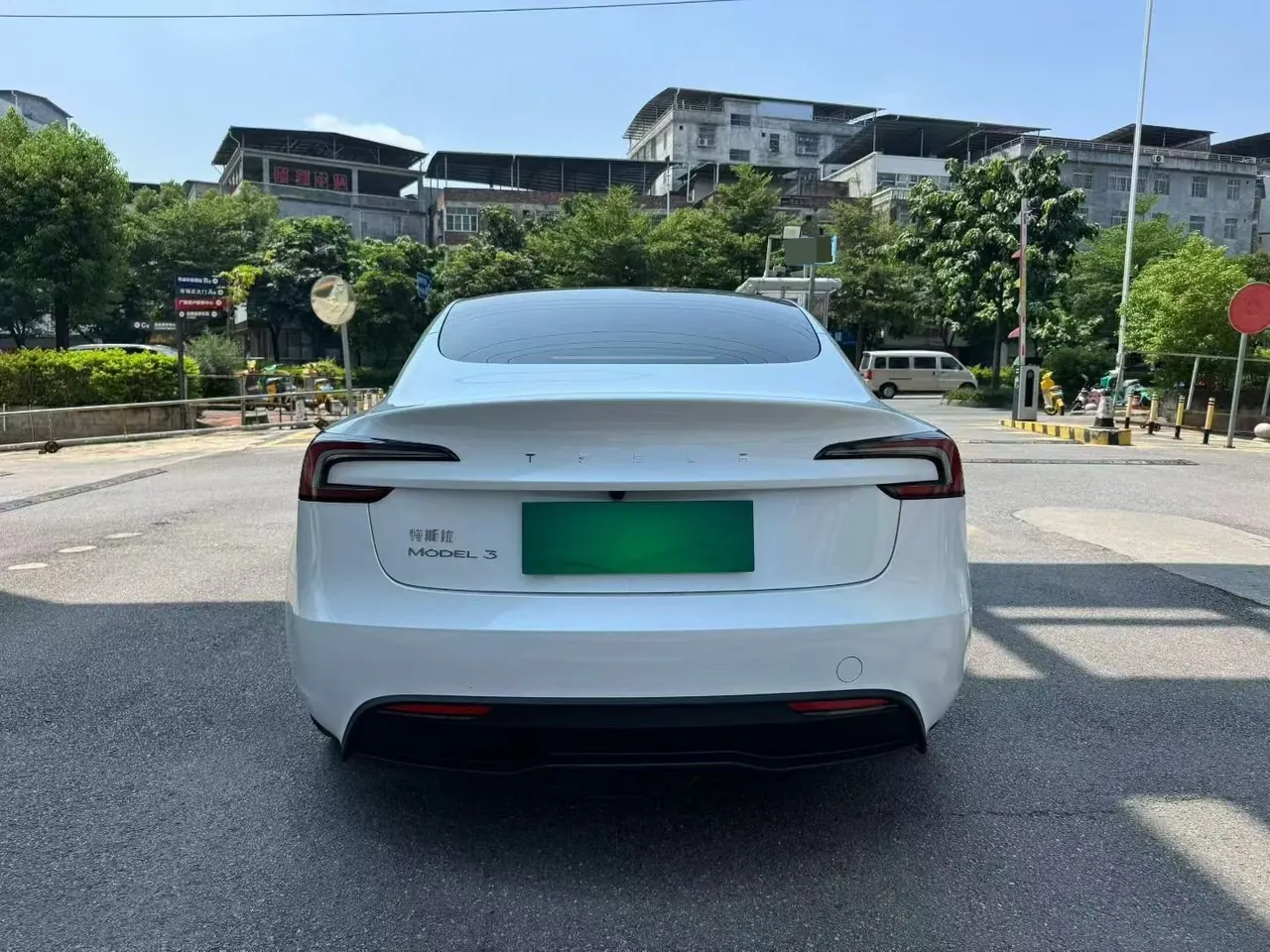 Tesla 2026 Model 3 rear-wheel drive version of automatic transmission 5