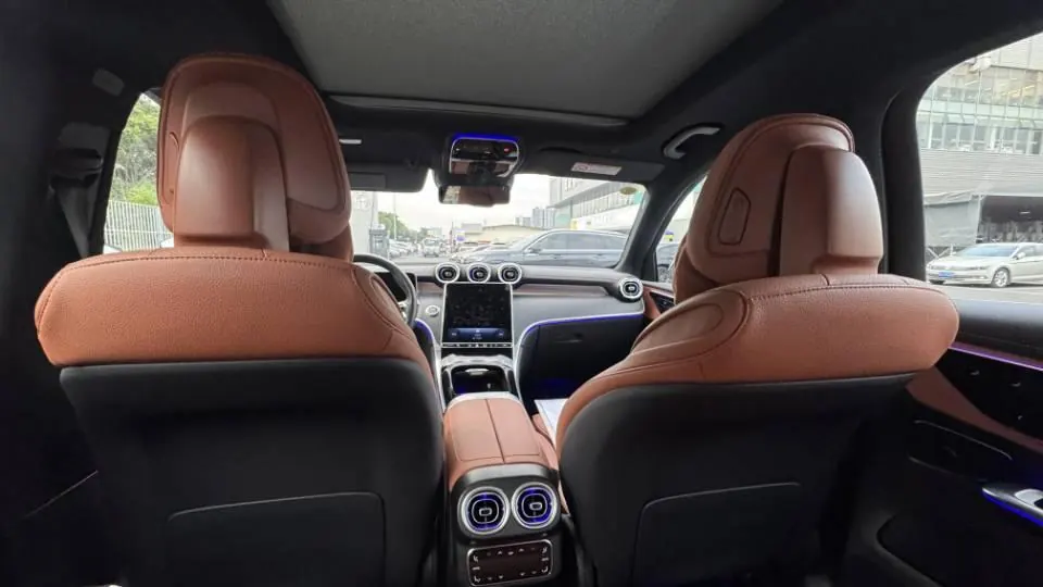 Mercedes Benz 2025 GLC 260 L 4MATIC 48V 2.0T Luxury 5-seat Automatic Gear 7