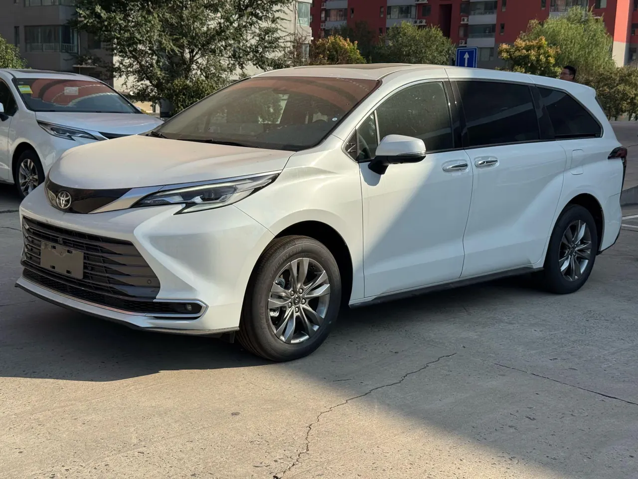 Toyota 2026 Sana 2.5 Stepless Four-wheel Drive Premium Edition Automatic Transmission 2