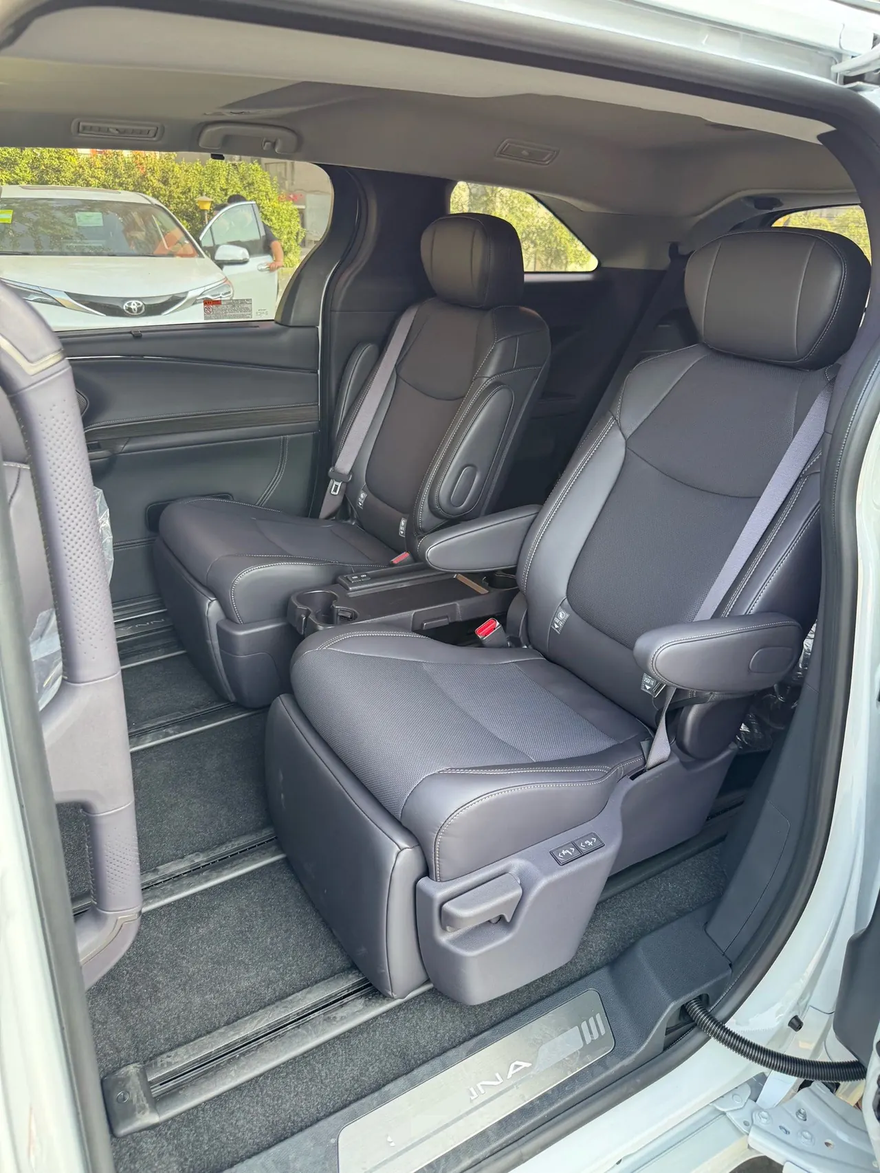 Toyota 2026 Sana 2.5 Stepless Four-wheel Drive Premium Edition Automatic Transmission 5