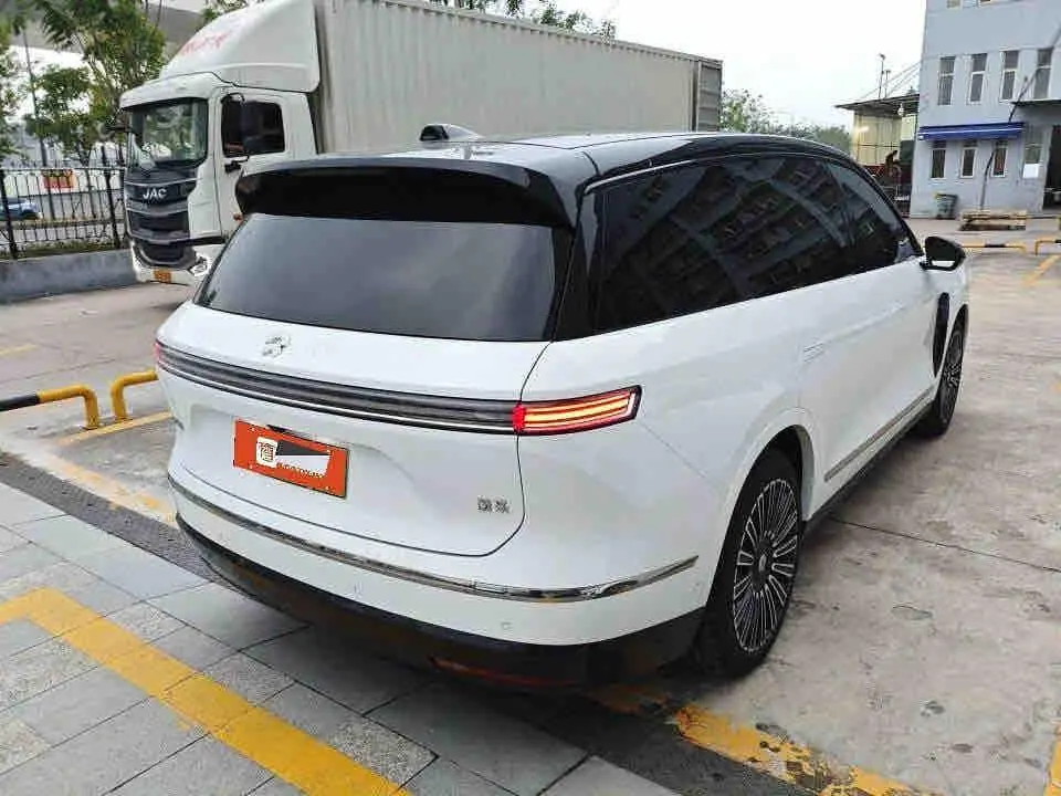 NIO 2026 ES8 5-seat Executive Deluxe Automatic Gear 3