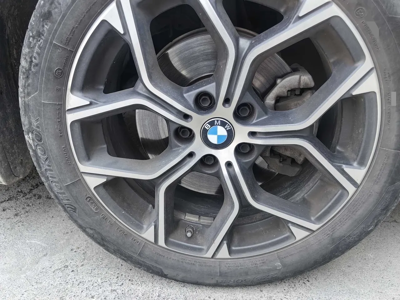 BMW 2022 X1 sDrive20Li 1.5T exclusive automatic gear 12
