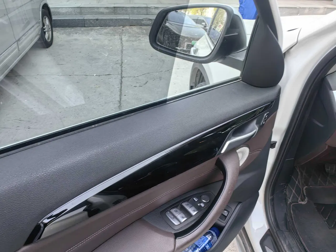 BMW 2022 X1 sDrive20Li 1.5T exclusive automatic gear 18