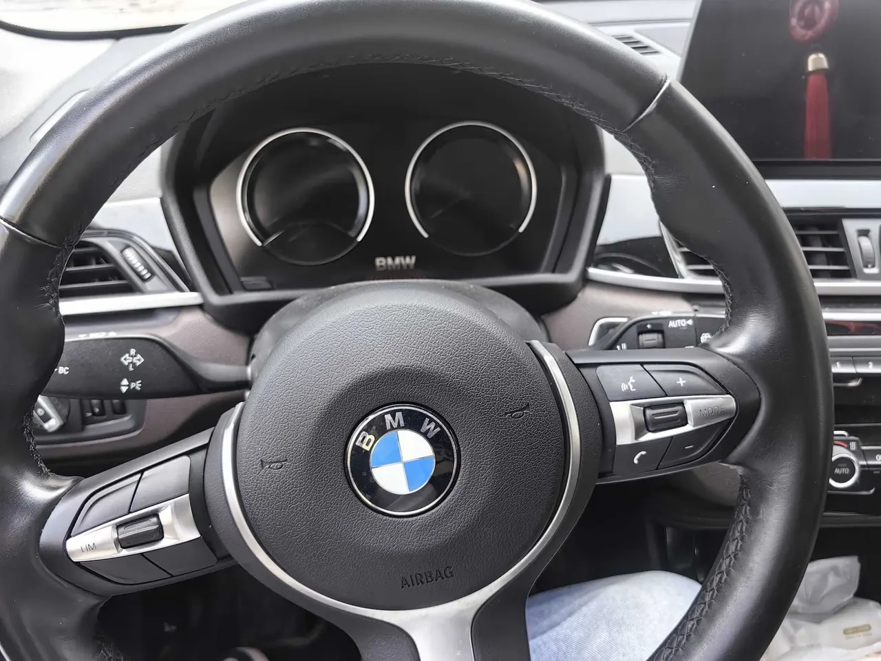 BMW 2022 X1 sDrive20Li 1.5T exclusive automatic gear 8