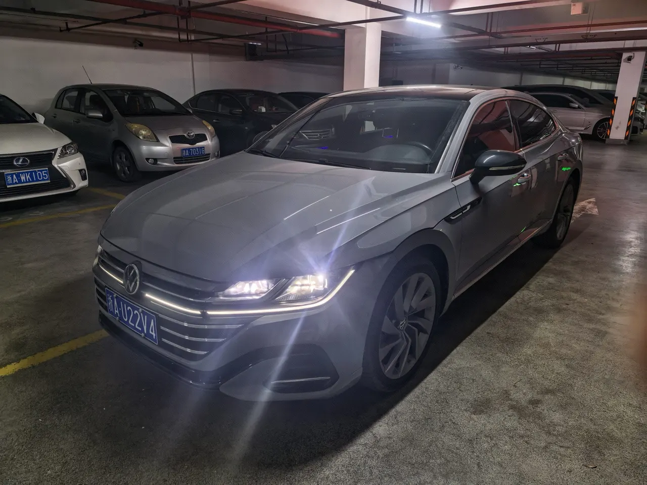 Открыть галерею: Volkswagen 2021 CC 2.0TSI 380TSI eye-catching automatic gear