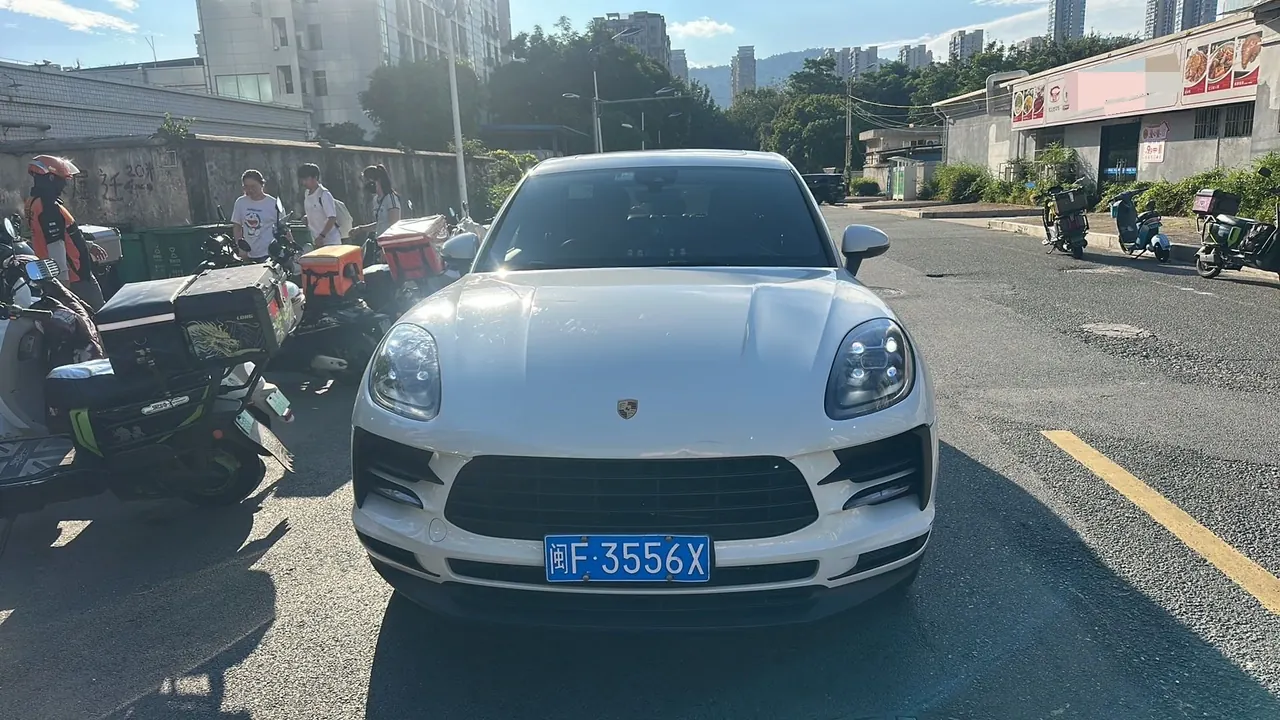 Porsche Macan (Imported) 2021 Macan 2.0T Automatic Gear 3
