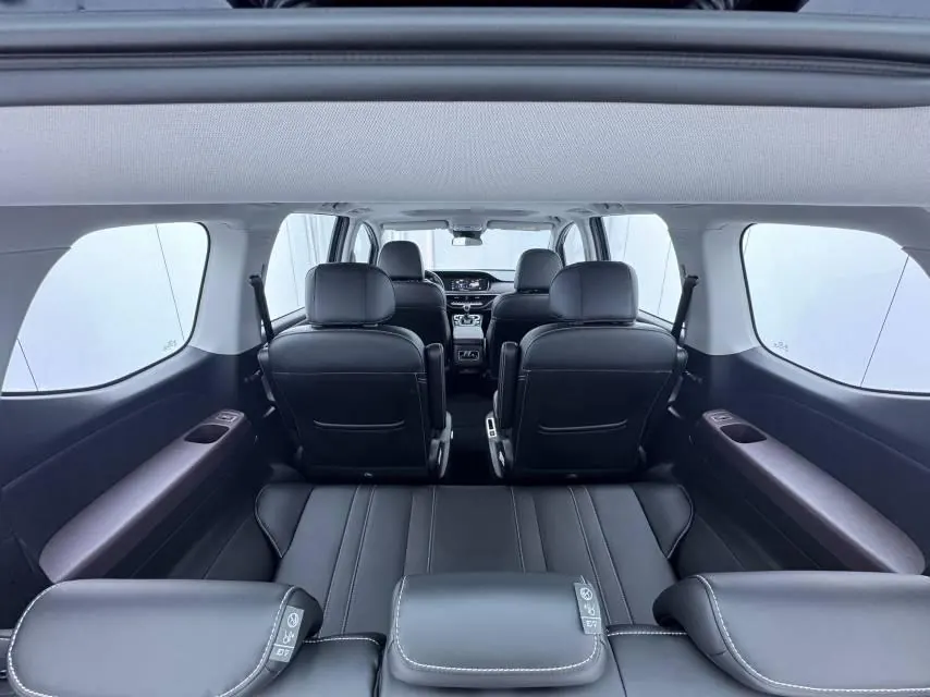 Chuanqi 2021 M6 1.5T 270T Deluxe Edition 7-seat Automatic Gear 12