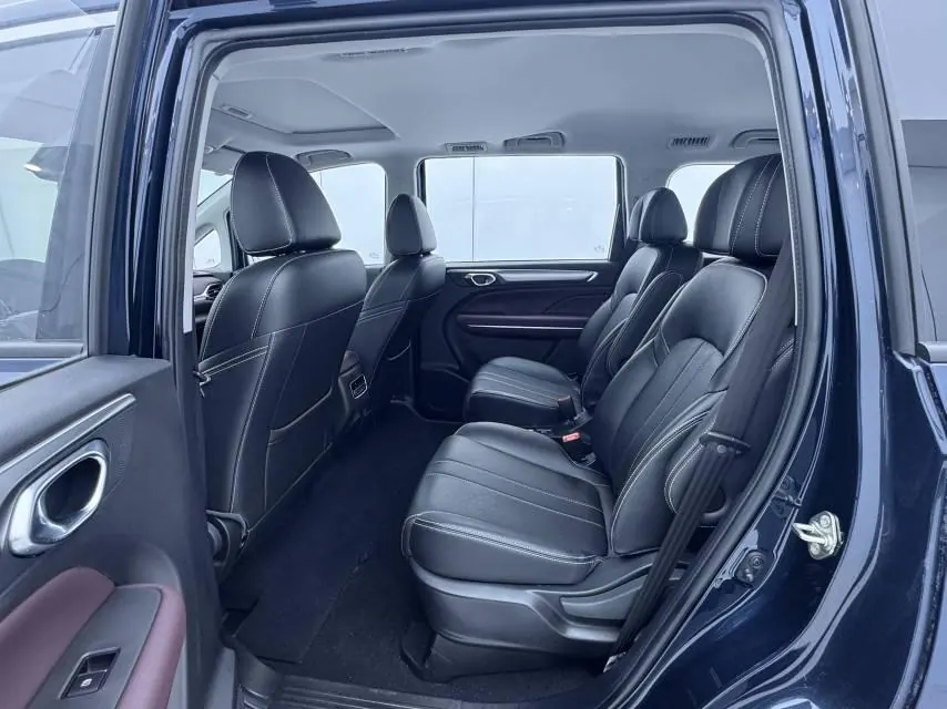 Chuanqi 2021 M6 1.5T 270T Deluxe Edition 7-seat Automatic Gear 8