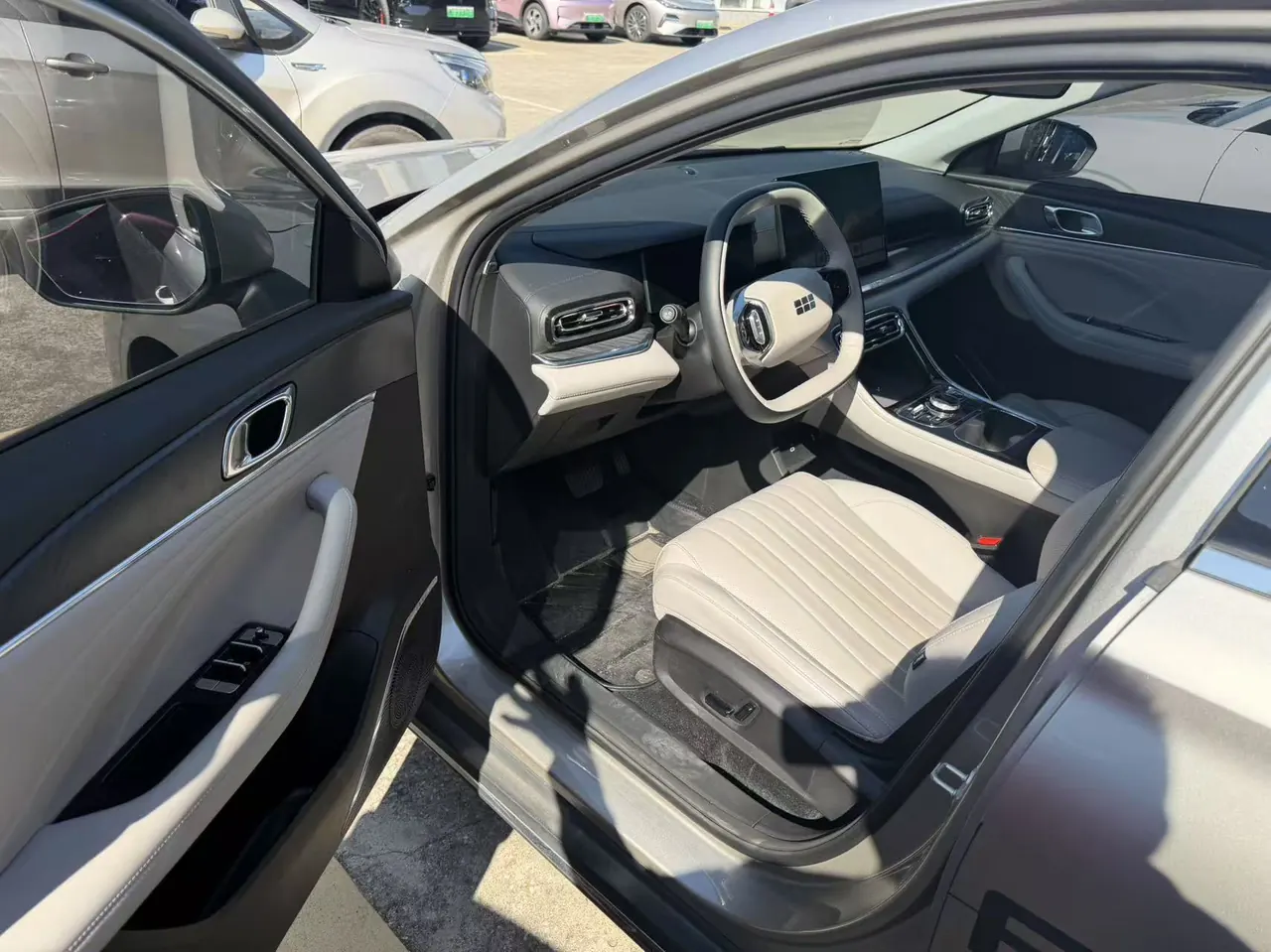 Geely Galaxy 2025 Xingyao 6 EM-i 1.5 125km Starship Edition Automatic Gear 3