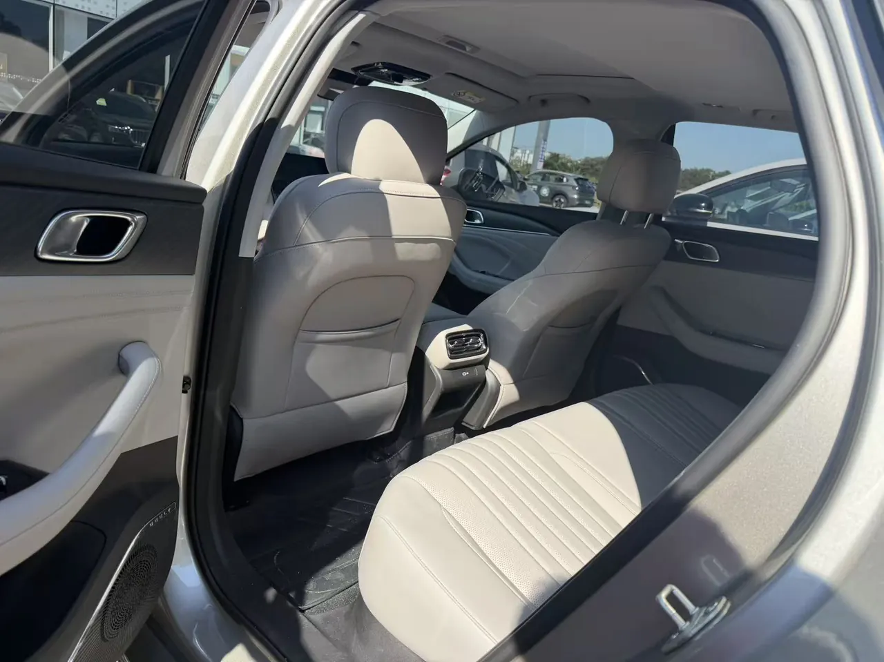 Geely Galaxy 2025 Xingyao 6 EM-i 1.5 125km Starship Edition Automatic Gear 4