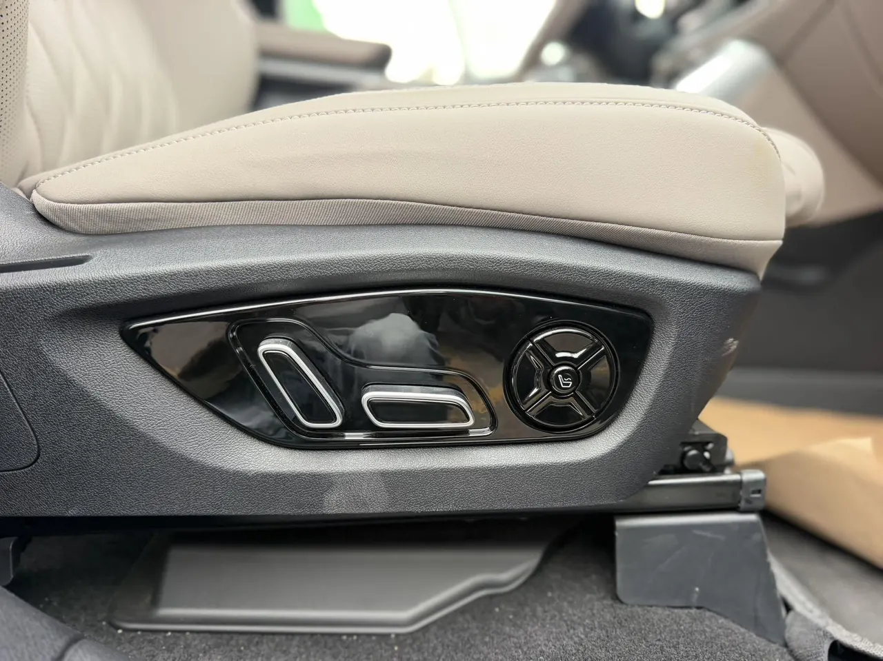 BYD Tang New Energy 2025 Tang DM-i 1.5T Stepless 115KM Cloud Cane Flagship Automatic Gear 21