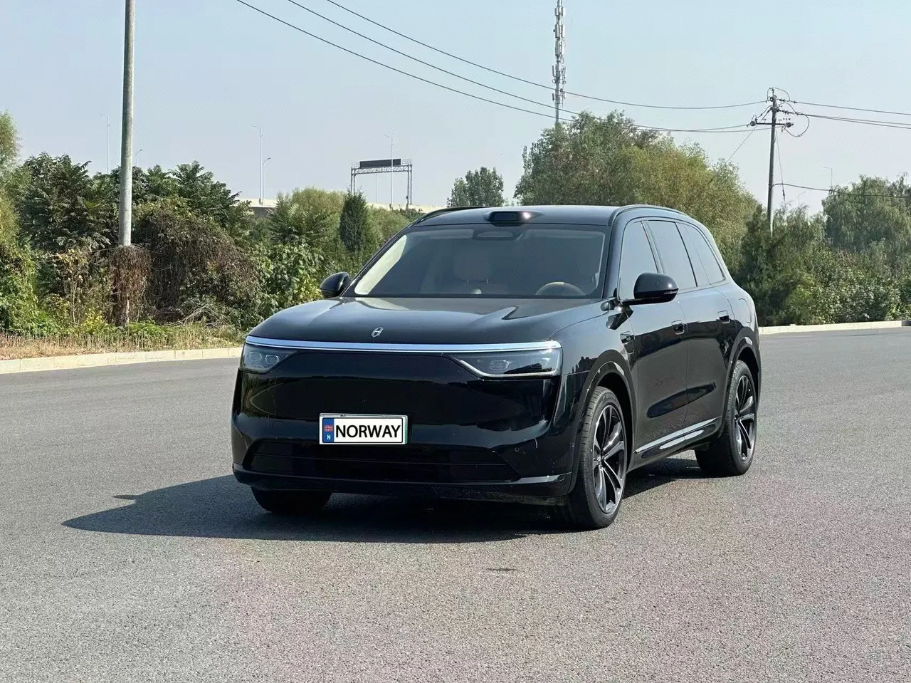 AITO 2025 AITO M8 Max Edition 53.4kWh 6-seat Edition Automatic Gear - View 1