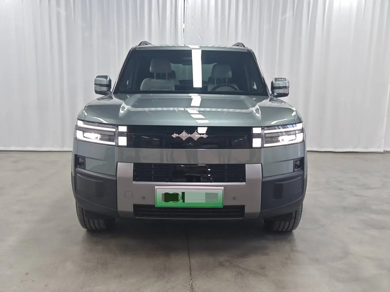 FangChengBao 2025 Titanium 7 1.5T Stepless 200KM Two-Drive Max Edition Automatic Gear 2