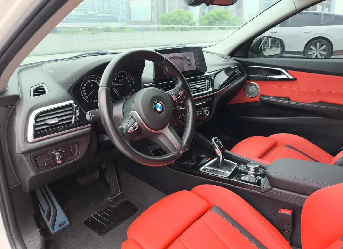 BMW 1 Series 2022 125i 2.0T M Sports Obsidian Night Edition Automatic Gear 2