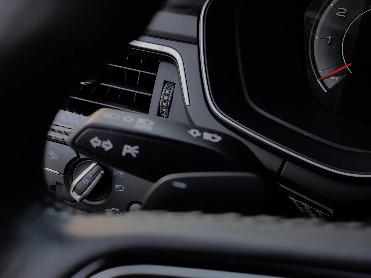 Audi 2022 A4L 2.0TFSI 40TFSI Fashion Dynamic Automatic 14