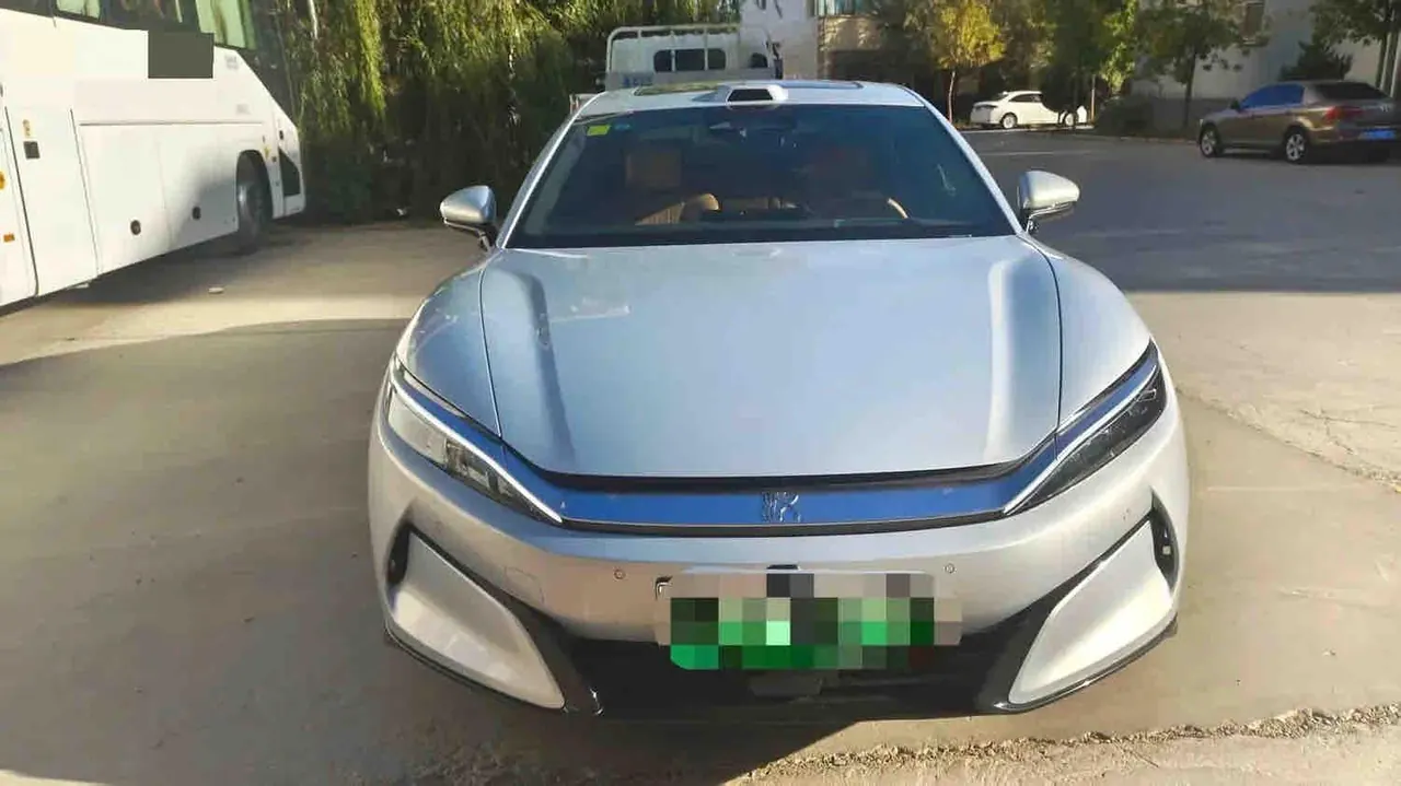 BYD 2025 Han L EV 701KM Laser Radar Flagship Automatic Gear 2