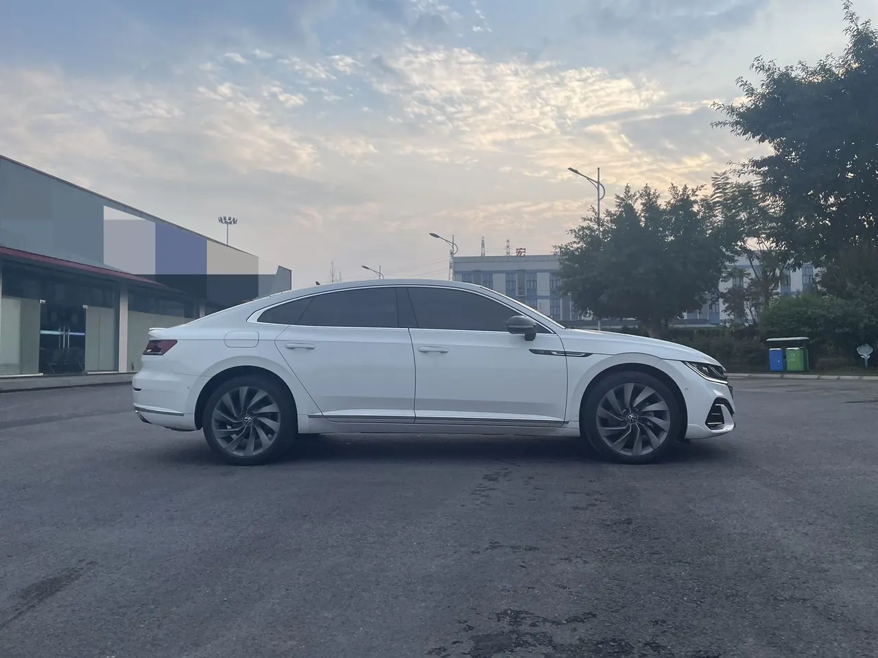 Volkswagen 2025 CC 2.0TSI 380TSI eye-catching automatic transmission 2