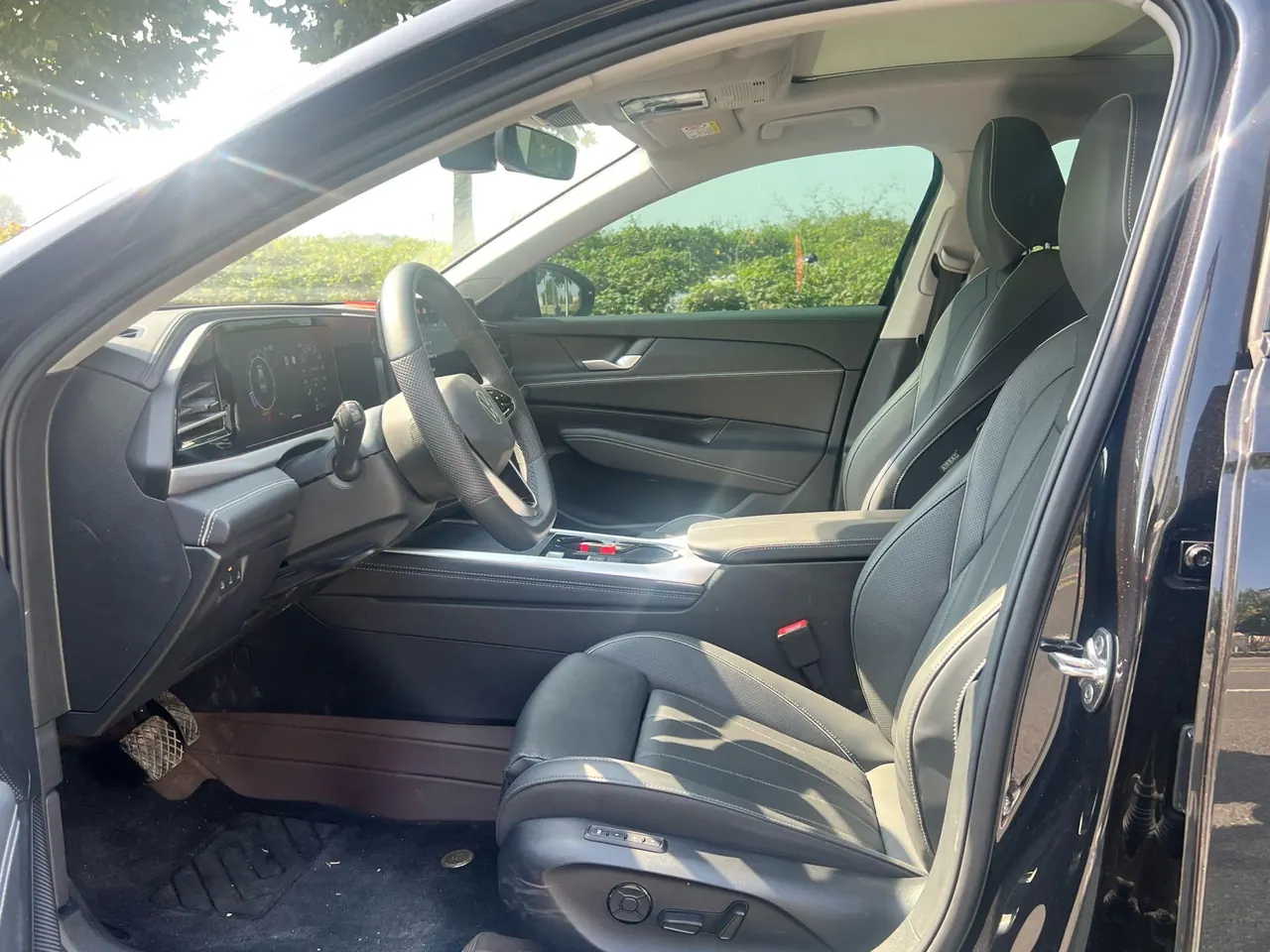 Volkswagen 2025 Passat Pro 2.0TSI 380TSI Longyun Edition Automatic Gear 4