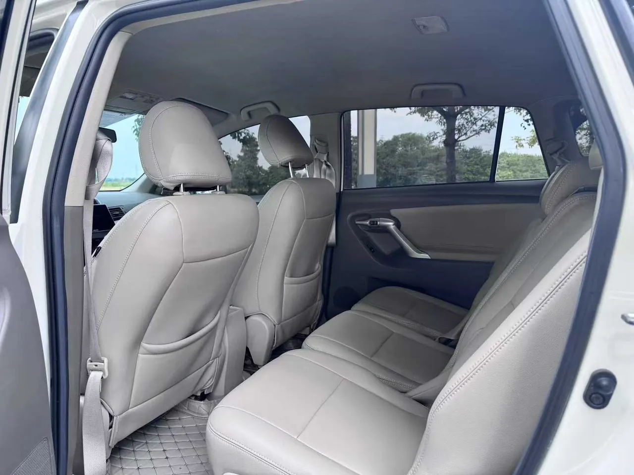 Yi pai 2025 e π 008 210Ultra extended range version 5-seat automatic gear 5