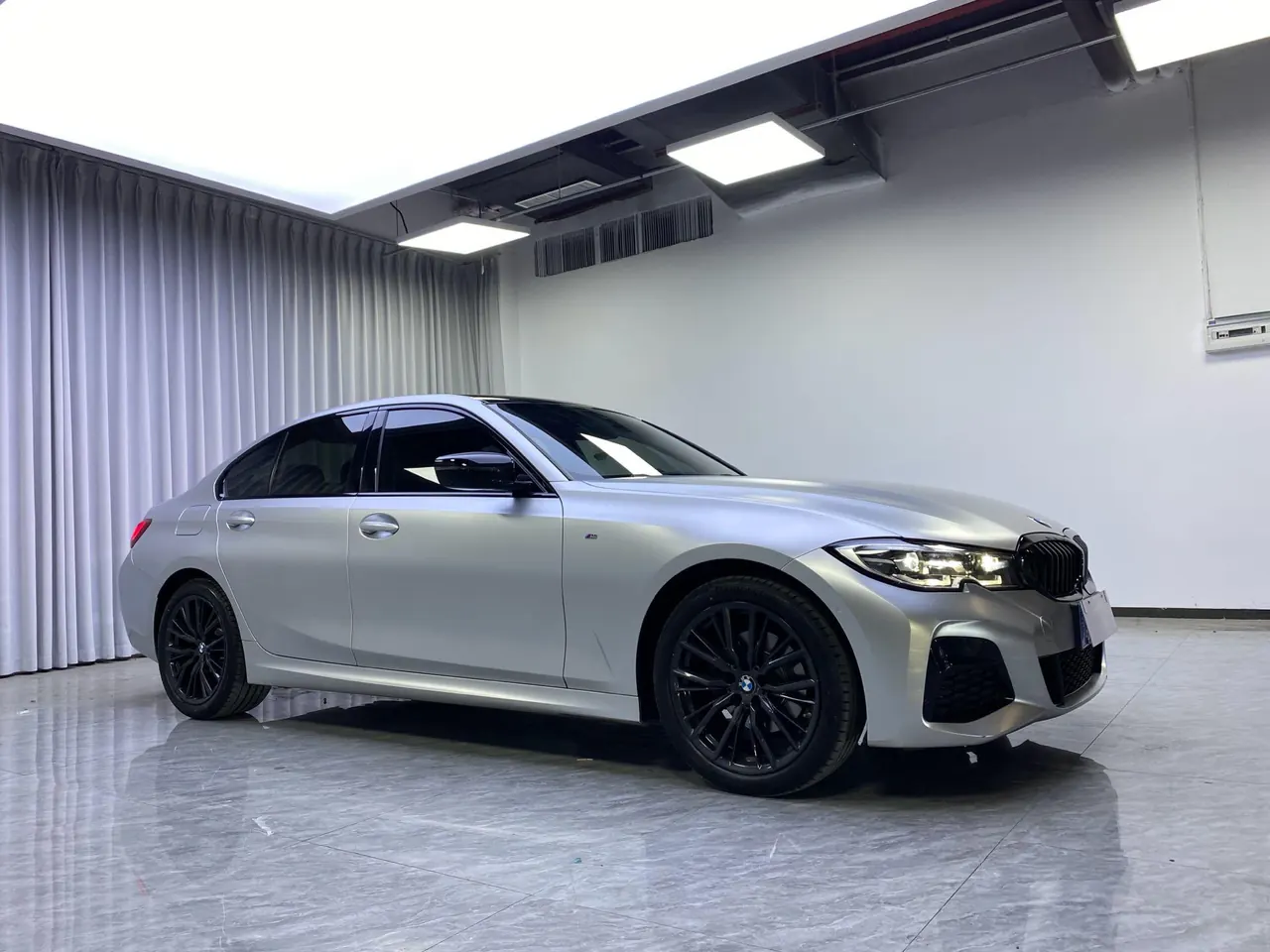 BMW 3 Series 2021 325i 2.0T M Sports Obsidian Night Kit (Changed) Automatic Gear 3