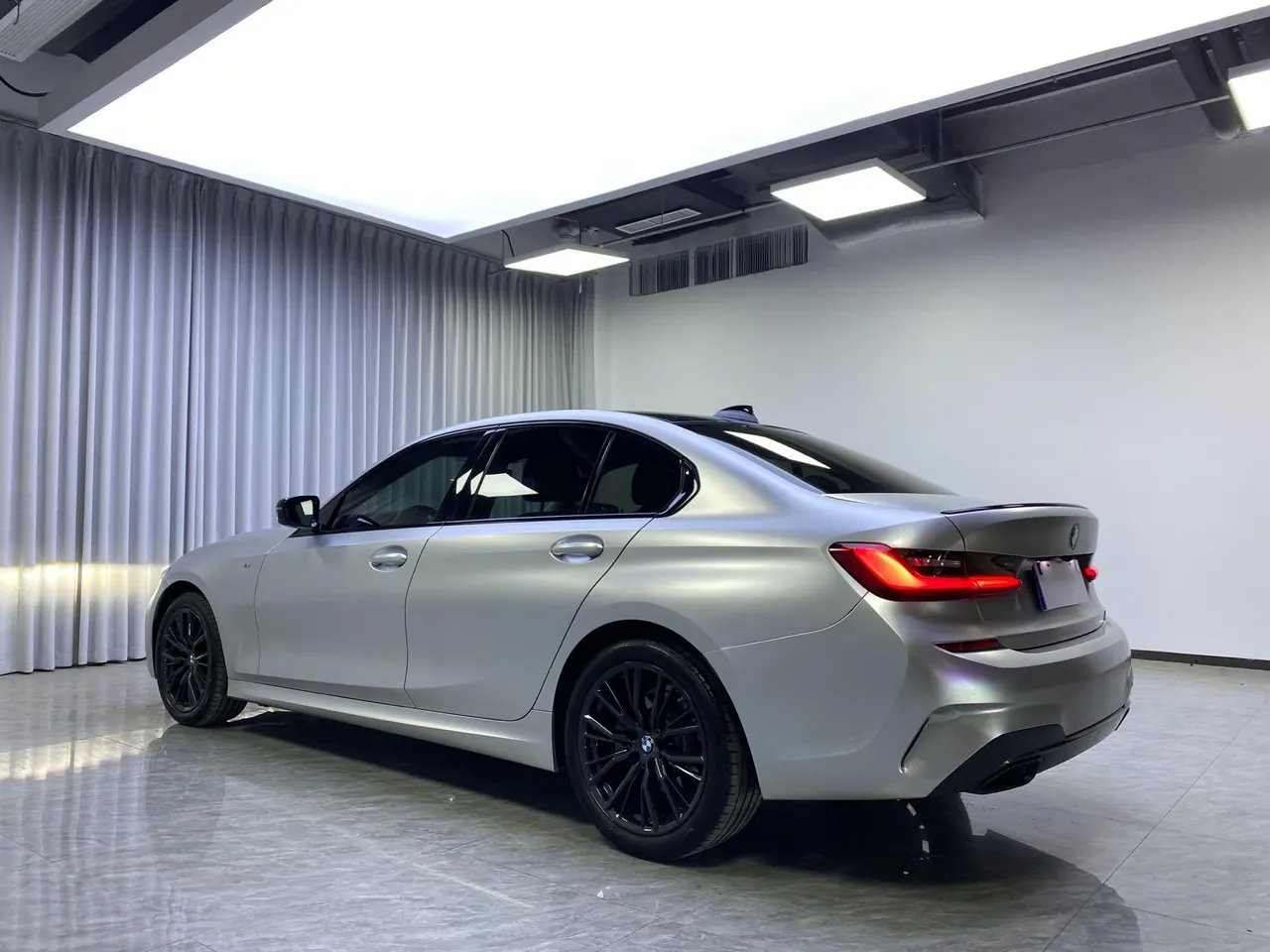 BMW 3 Series 2021 325i 2.0T M Sports Obsidian Night Kit (Changed) Automatic Gear 4