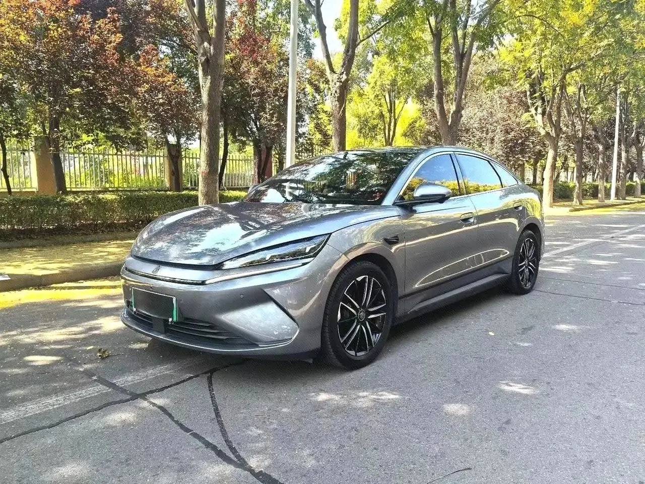 Open image lightbox: BYD 2025 Qin L EV 545KM cloud chariot type automatic gear