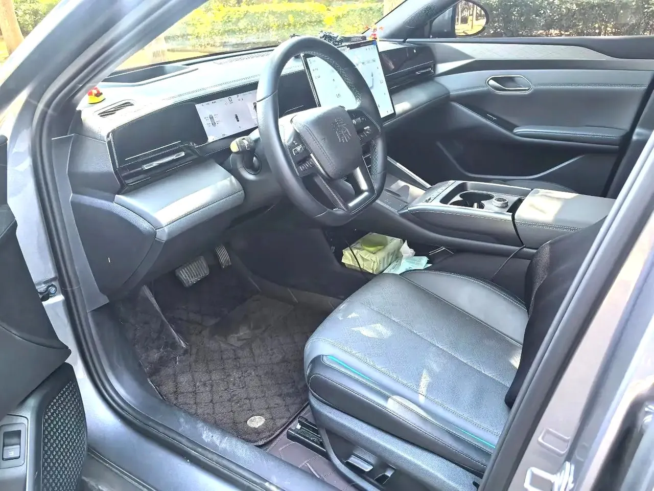 BYD 2025 Qin L EV 545KM cloud chariot type automatic gear 4