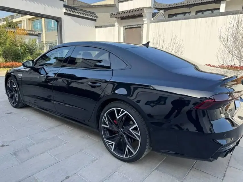 Audi 2025 A7L 2.0TFSI 45TFSI Quattro Black Samurai Edition Automatic Gear 4