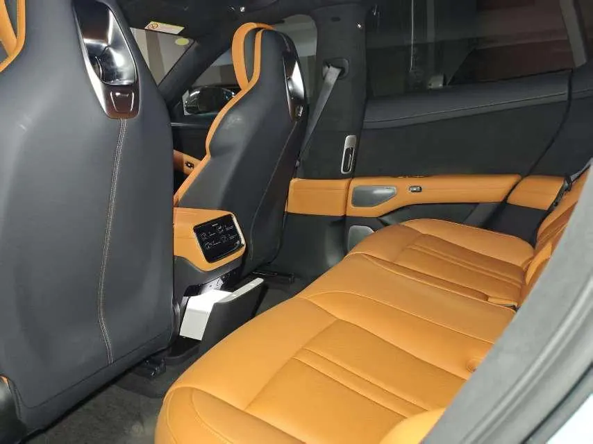 MI 2025 YU7 Long Endurance High Performance Four-wheel Drive Max Edition Automatic Gear 3