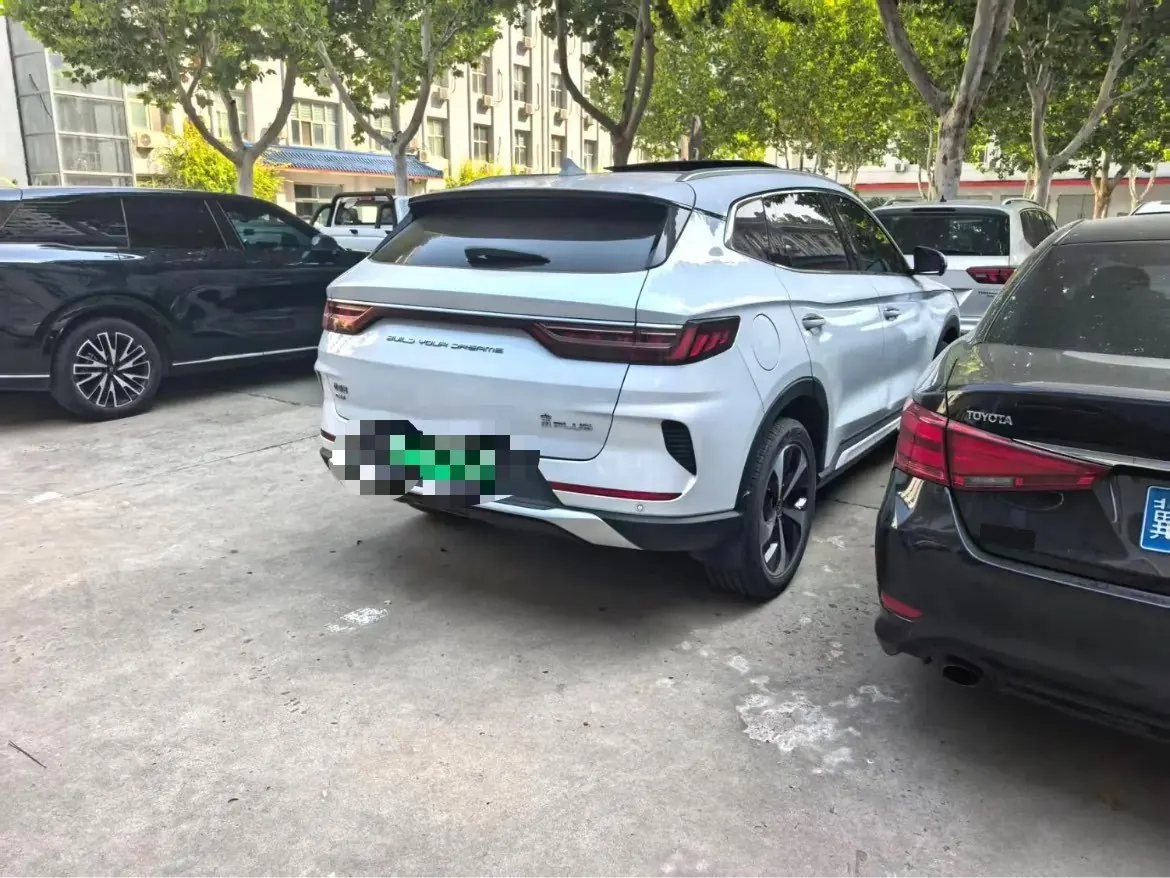 BYD Song PLUS New Energy 2021 Song PLUS DM-i 1.5 Stepless 51KM Honorable Automatic Gear 3