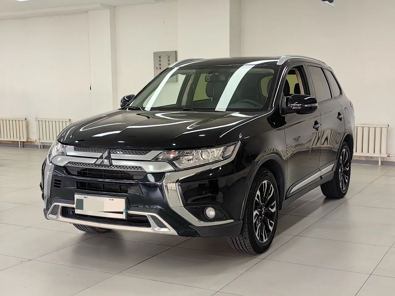 Mitsubishi 2020 Outlander 2.0 Stepless Two-Drive Enjoy Edition 5-seat Automatic Gear - View 1