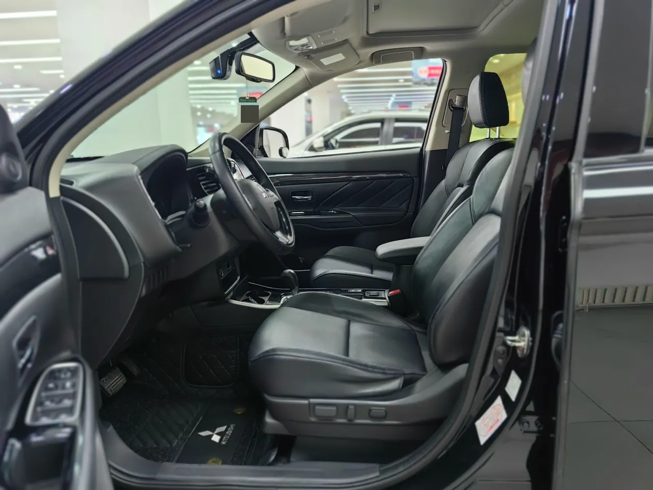 Mitsubishi 2020 Outlander 2.0 Stepless Two-Drive Enjoy Edition 5-seat Automatic Gear 8
