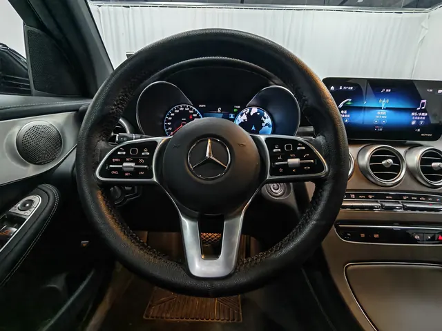 Mercedes Benz 2021 GLC 260 L 4MATIC 2.0T Dynamic Automatic 3
